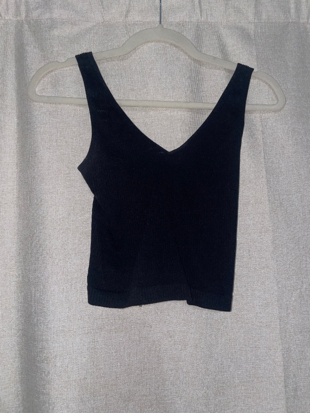 Black fitted cropped tank top